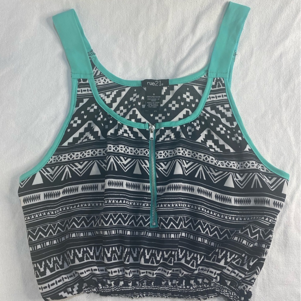 ❌❌SOLD❌❌Rue 21 Aztec print zip up crop top tank- Small